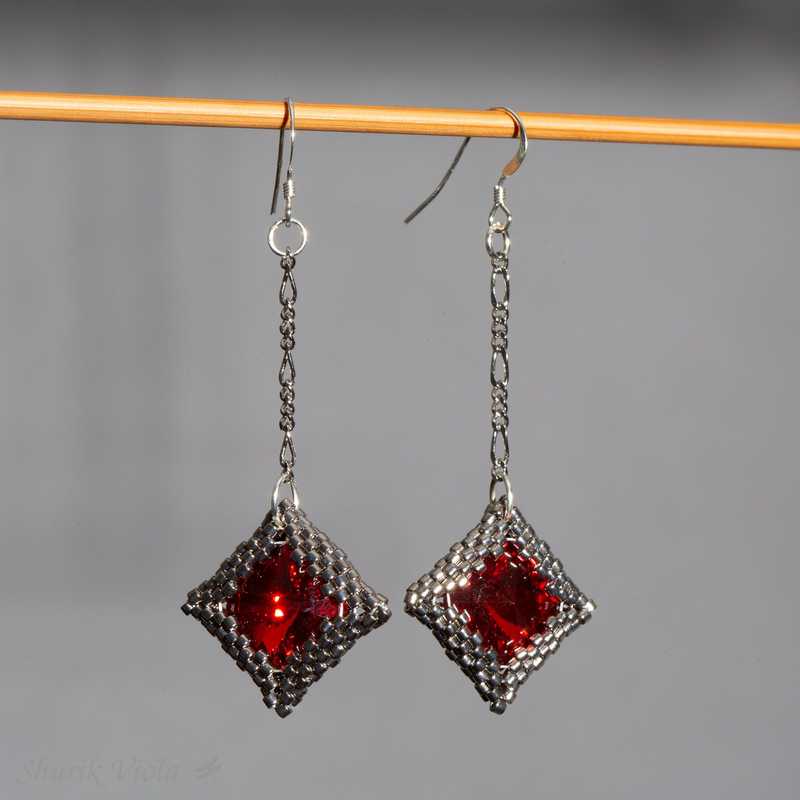 Seed bead earrings  / Boucles d'oreilles en perles de rocaille - Shurik Viola