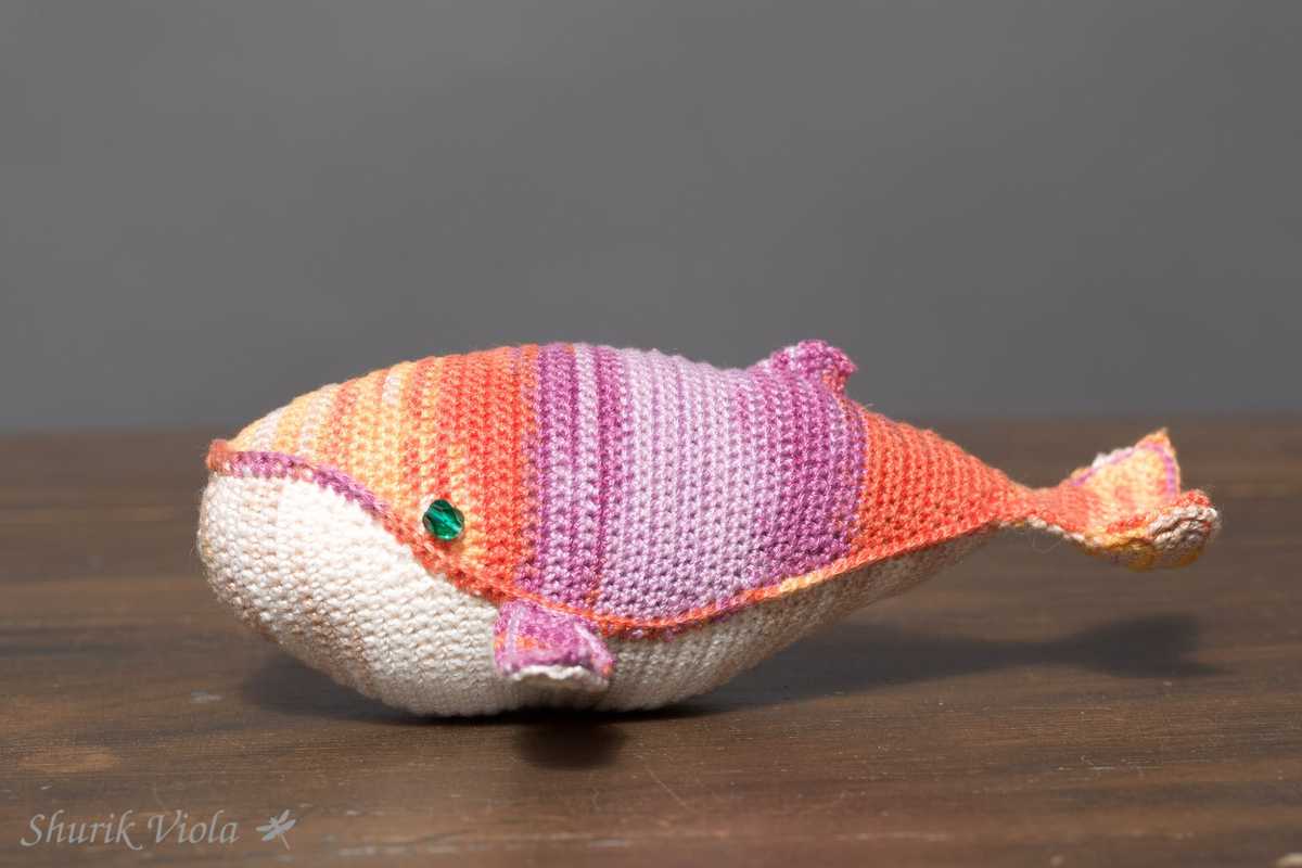 Crocheted toy whale / Jouet en crochet baleine - Shurik Viola