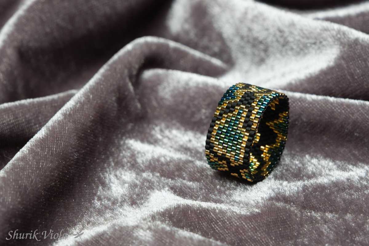 Seed beaded ring "Snake" / Bague en perles de rocaille "Serpent"