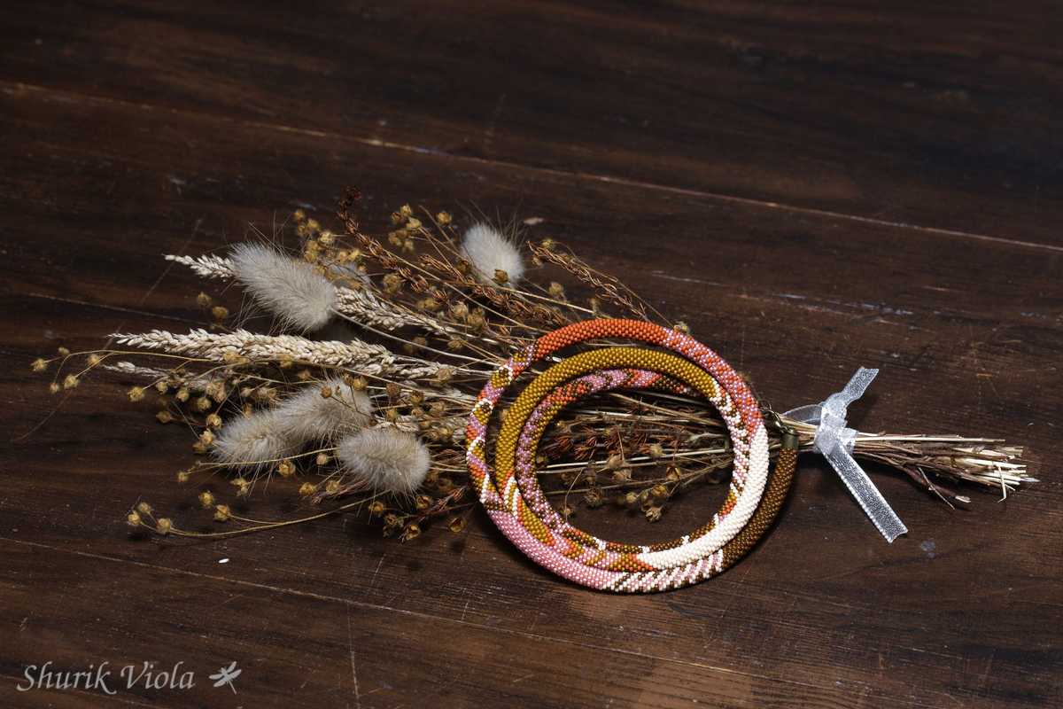 Seed bead necklace / Collier en perles de rocaille - Shurik Viola